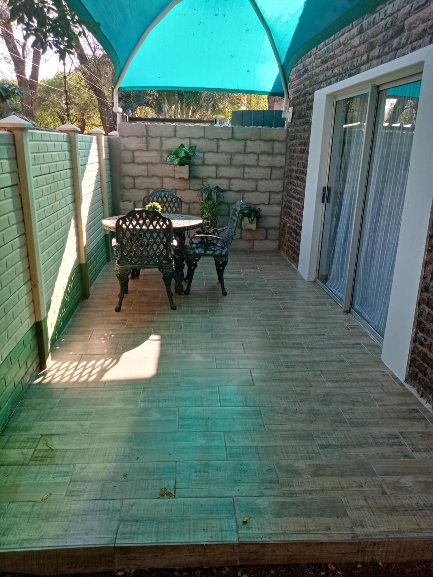 De La Rose Guesthouse Lephalale Экстерьер фото