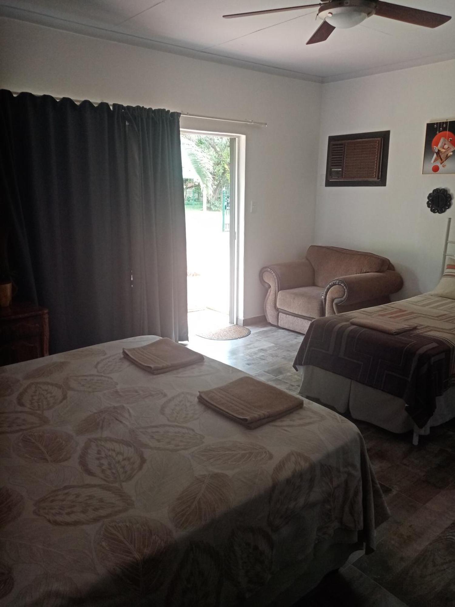 De La Rose Guesthouse Lephalale Экстерьер фото