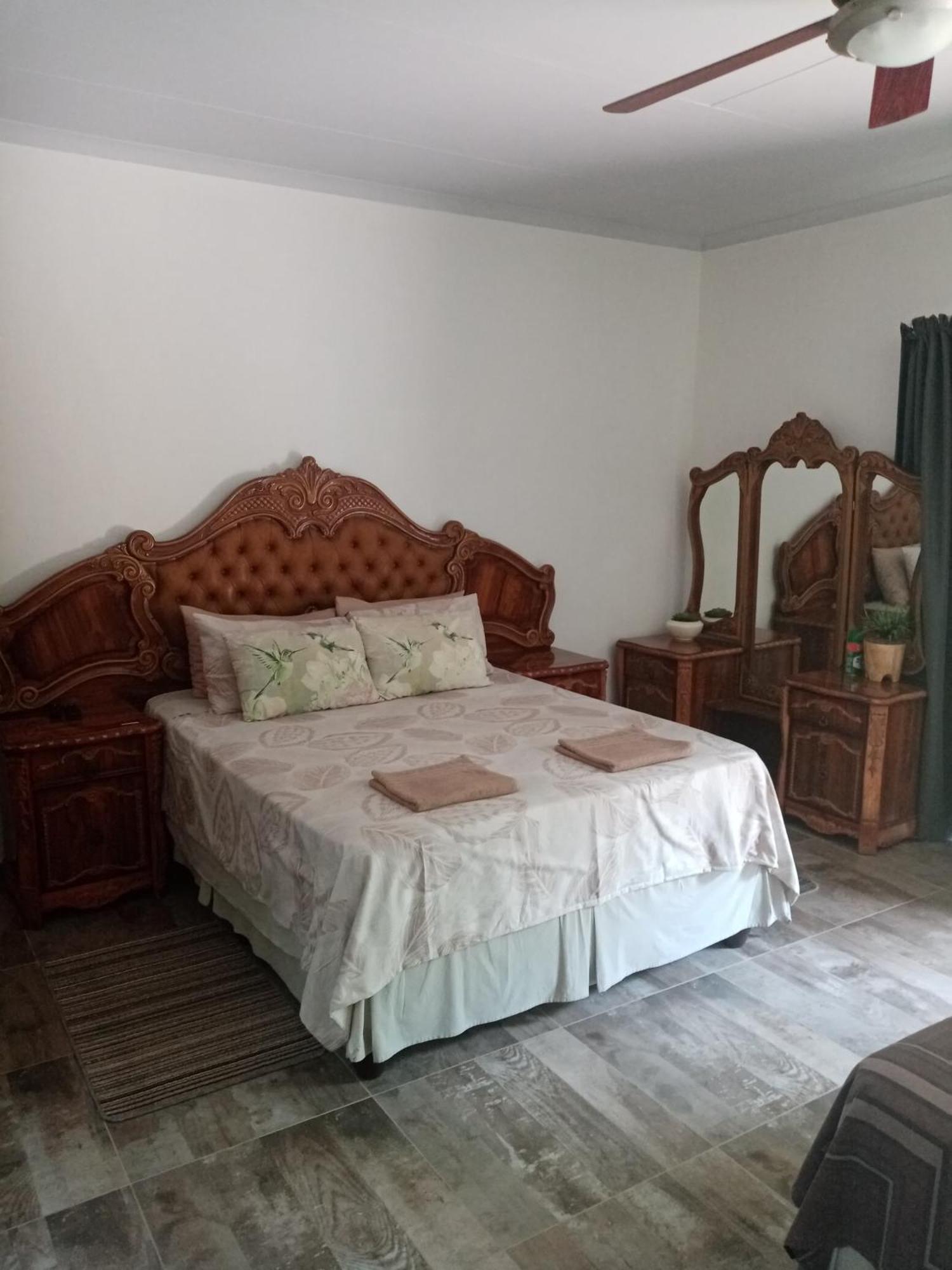 De La Rose Guesthouse Lephalale Экстерьер фото