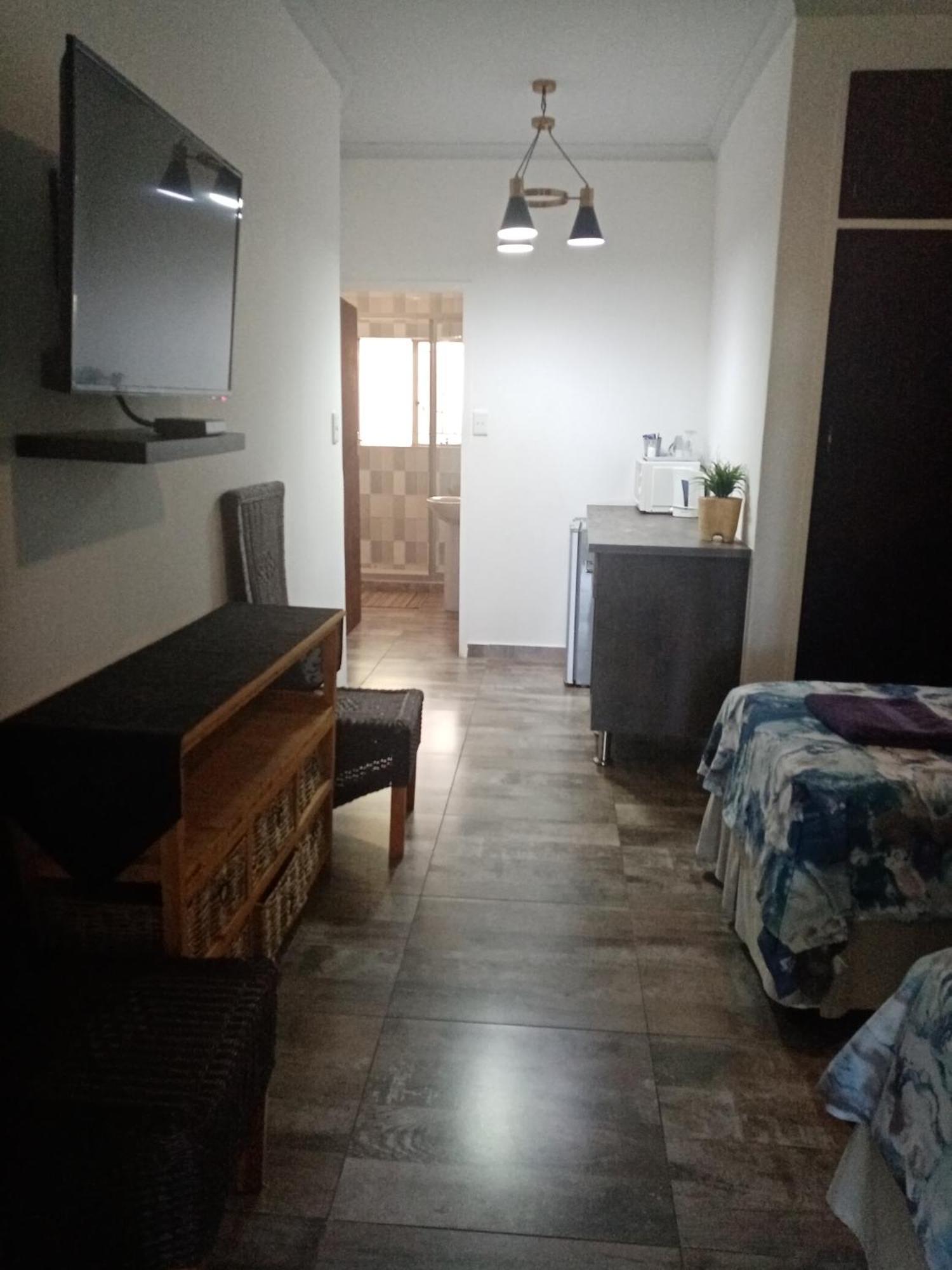 De La Rose Guesthouse Lephalale Экстерьер фото