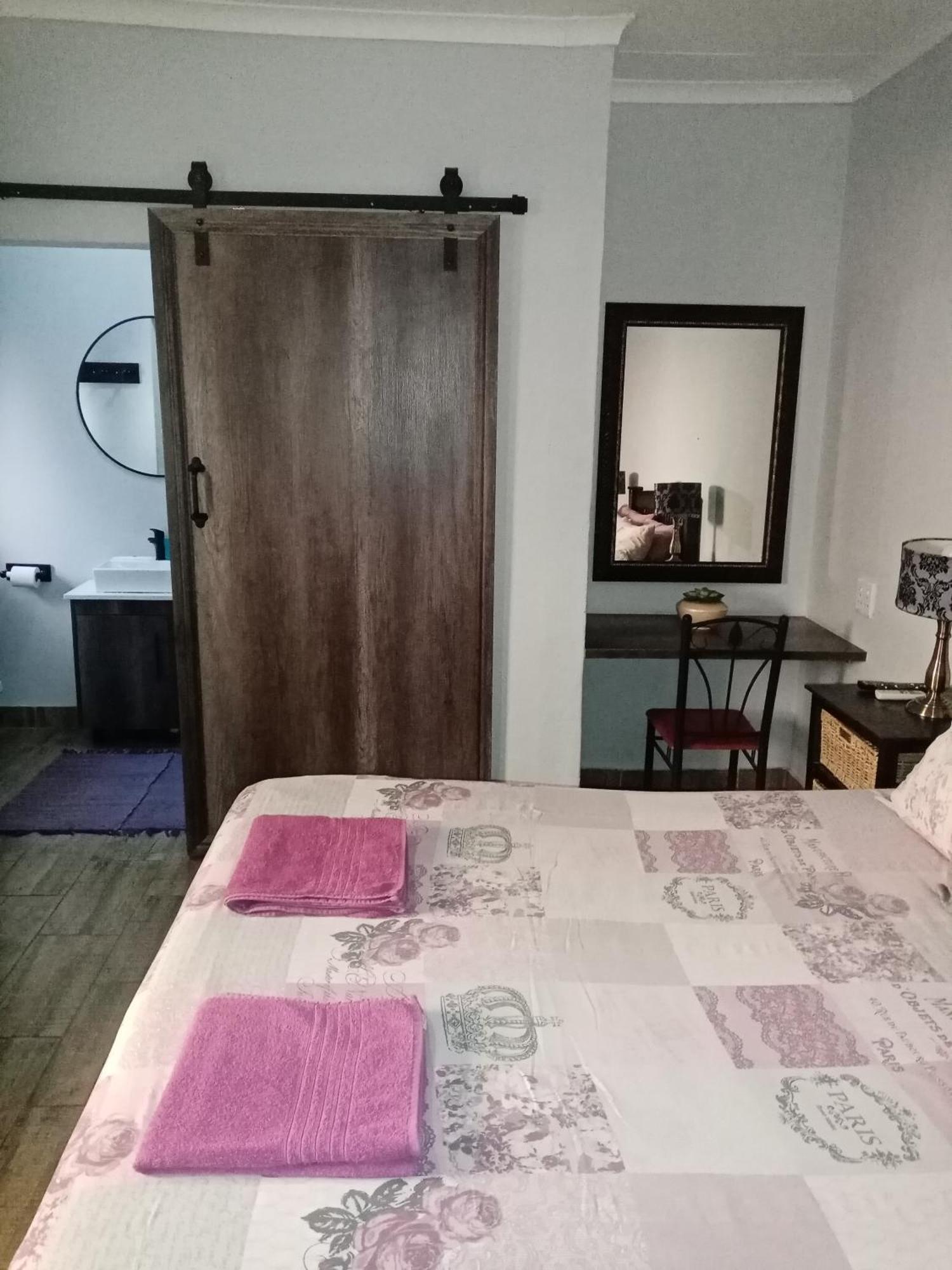 De La Rose Guesthouse Lephalale Экстерьер фото