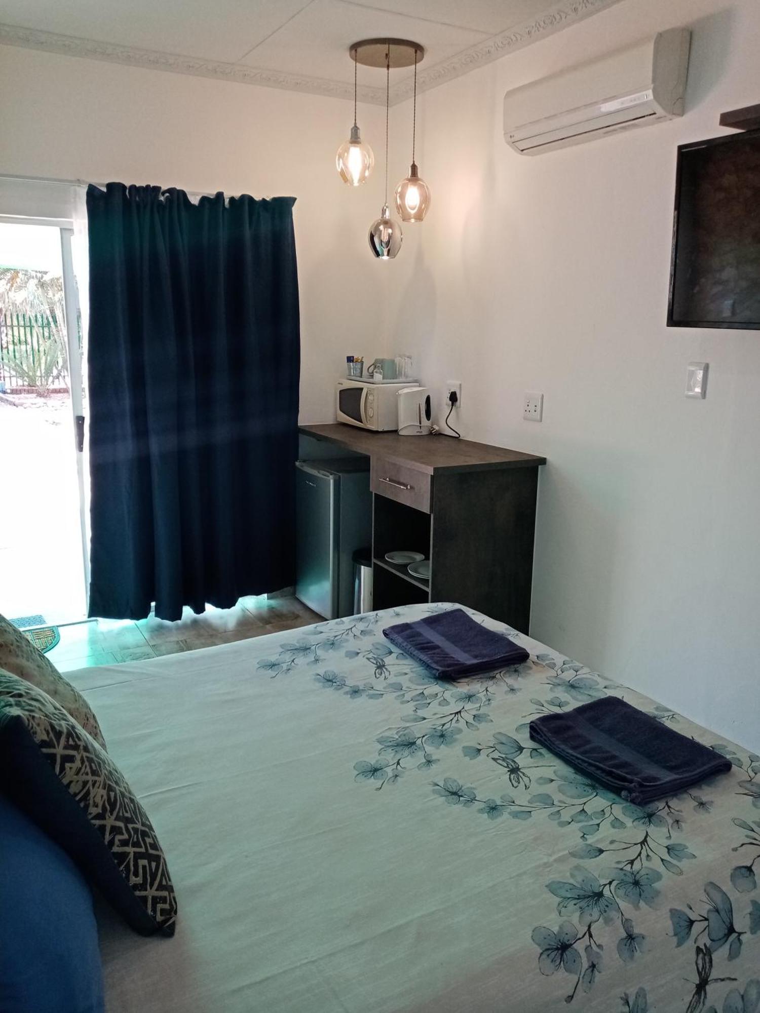 De La Rose Guesthouse Lephalale Экстерьер фото